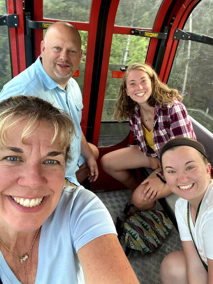 Laura Rahn and family selfie